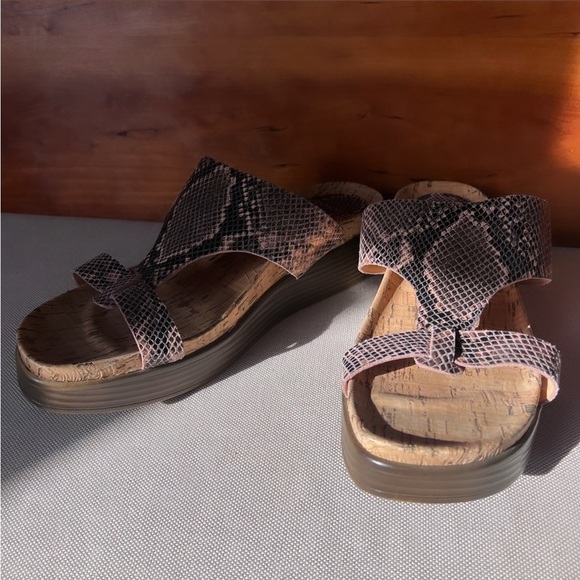 DONALD PLINER Fania Metallic Bronze Python Print Leather Platform Sandals Sz 9.5 - Picture 7 of 16